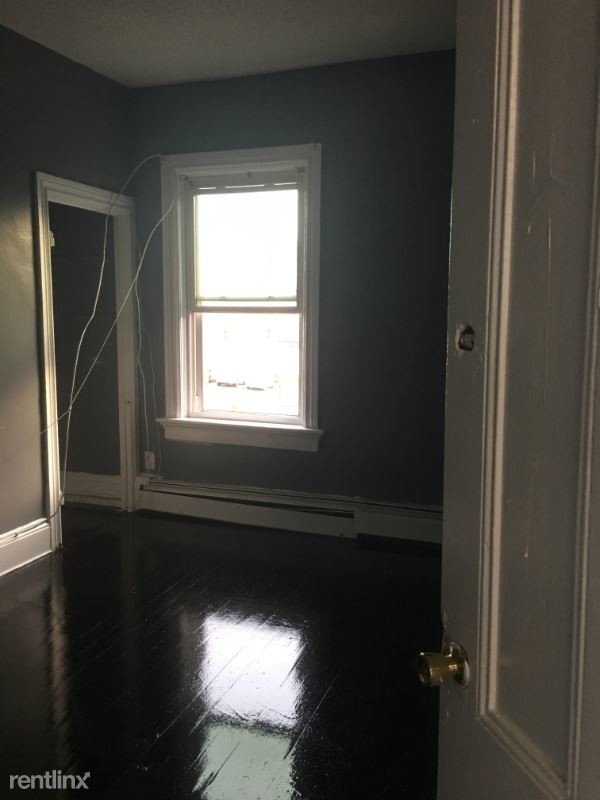 Building Photo - 188 Magill St