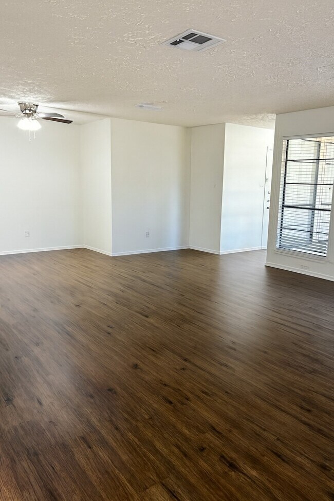 Foto del edificio - 2706 Mayflower Landing Ct