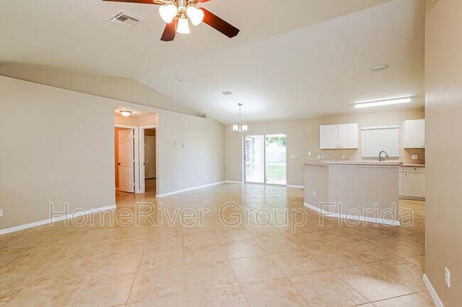 Foto del edificio - 160 SE 27th Terrace