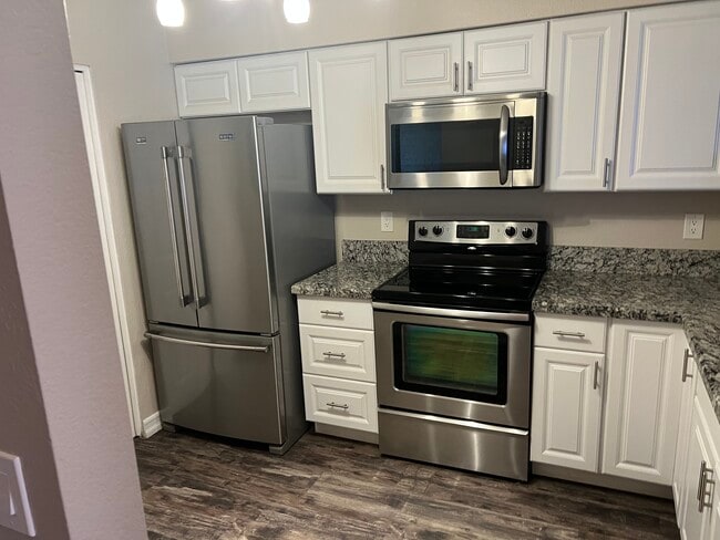 Building Photo - 1316 E Marny Rd