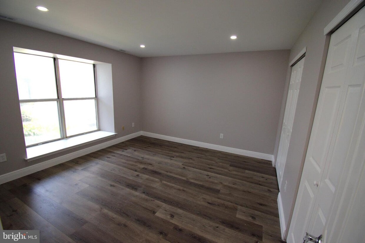 412 Park Pl Dr, Cherry Hill, NJ 08002 Room for Rent in Cherry Hill