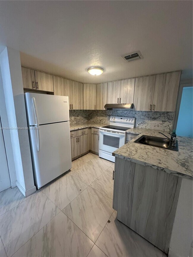 Foto del edificio - 3901 NW 9th Ave