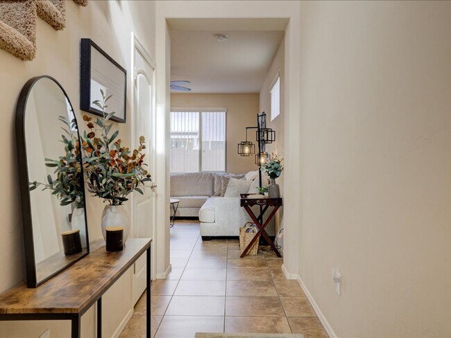 Building Photo - 3 Bedroom, 2.5 Bath