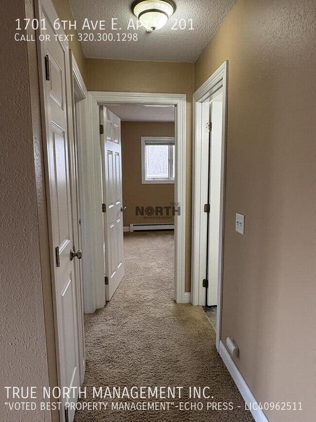 Building Photo - 1701 6th Ave E