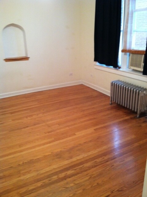 Living Room/Bedroom - 2922 N Sacramento Ave