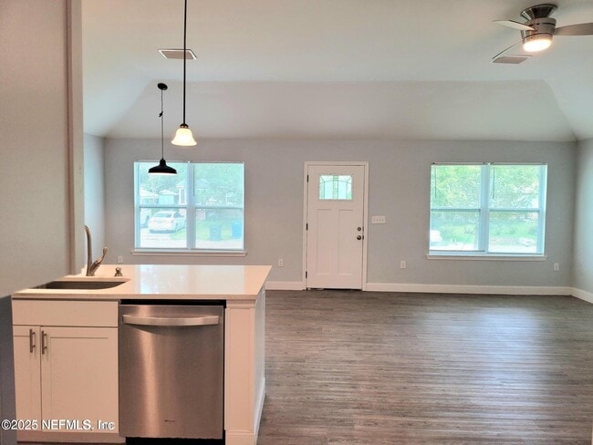 Foto del edificio - 1978 Solomon St