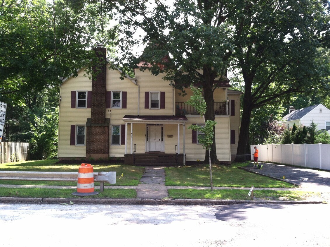 19 Essex Ave Unit 3, Metuchen, NJ 08840 Apartments in Metuchen, NJ