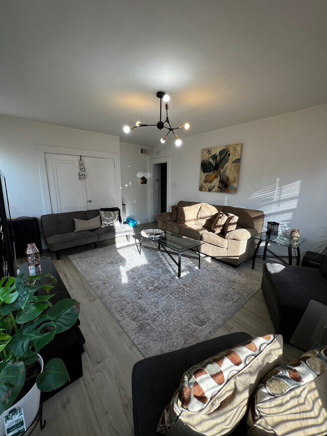 2015 West St Unit 1, Munhall, PA 15120 Apartments in Munhall, PA