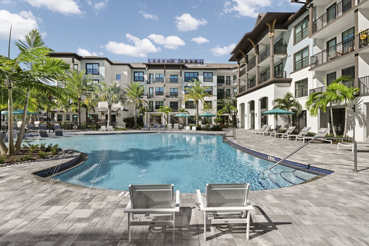 Primary Photo - Indigo Stuart Apartments