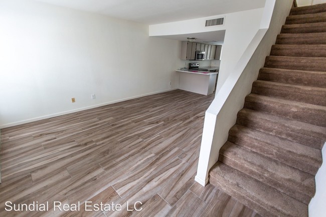 Foto del edificio - 736 S Farmer Ave