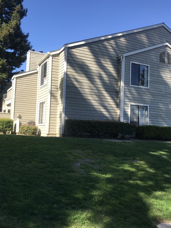 Building Photo - 357 Eastridge Dr