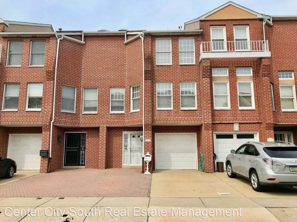 Primary Photo - 3 br, 2.5 bath House - 3238 S. Smedley St