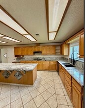 Building Photo - 1165 Harbor Isle Blvd