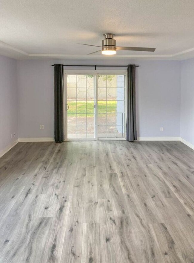 Foto del edificio - 30 SW 131st Ave