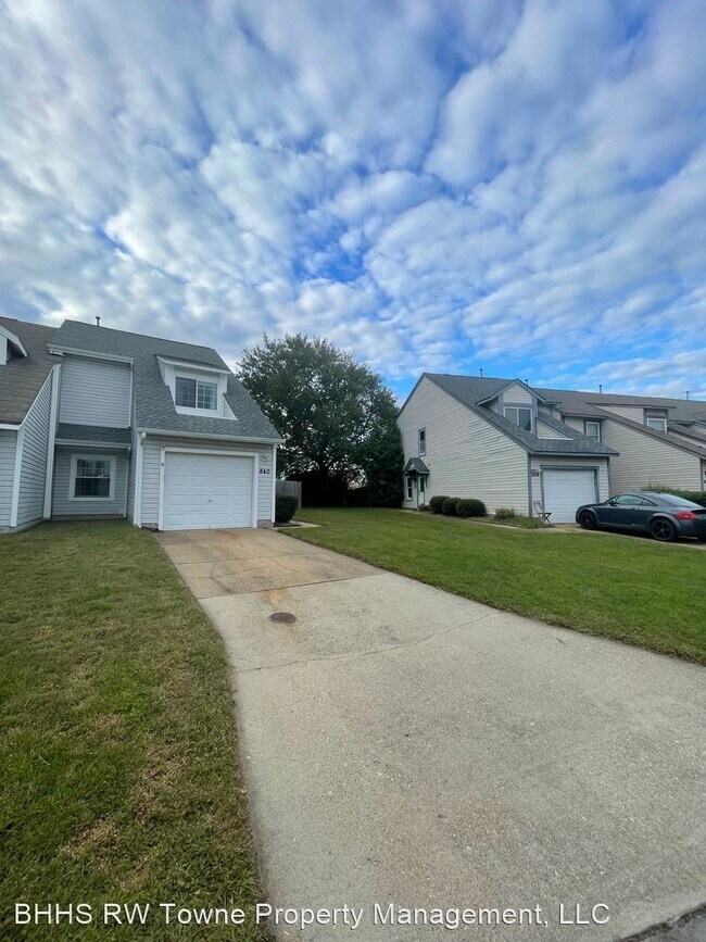 Building Photo - 3 br, 2.5 bath House - 840 Quesnel Drive