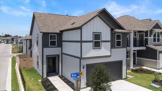 Building Photo - 15600 Nola Ct