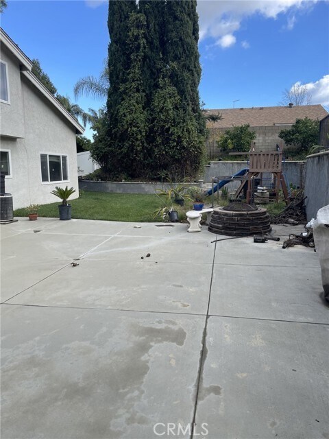 Building Photo - 3633 Valle Vista Dr