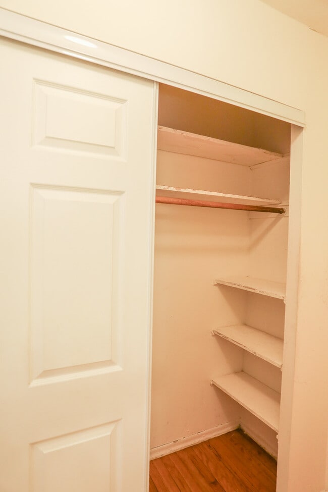 Foto del edificio - 1055 W Catalpa Ave