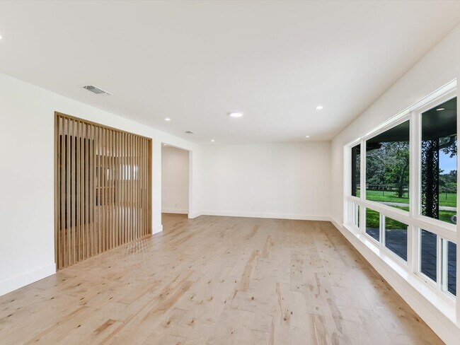 Foto del edificio - 3319 N U.S. Hwy 281