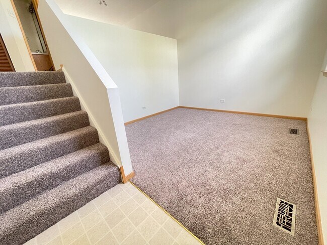 Building Photo - 515 Silver Leaf Dr