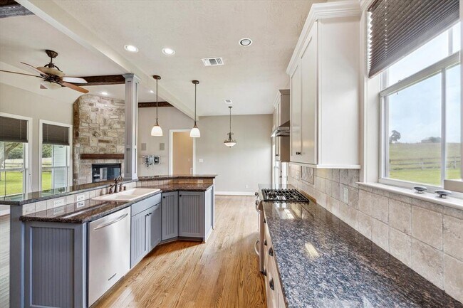Foto del edificio - 955 Spring Creek Rd