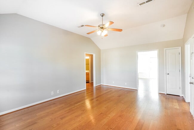 Foto del edificio - 8009 Maggie Ct