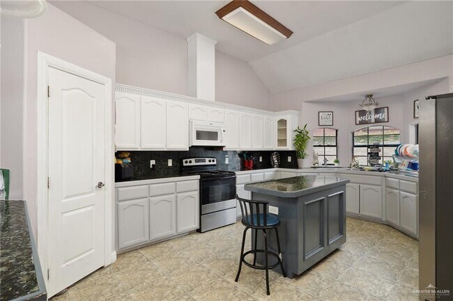 Building Photo - 9 Santa Fe St