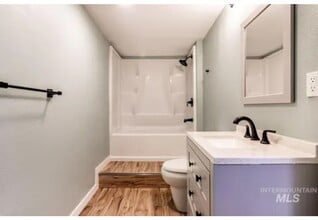 Building Photo - 1707 Baker Ln