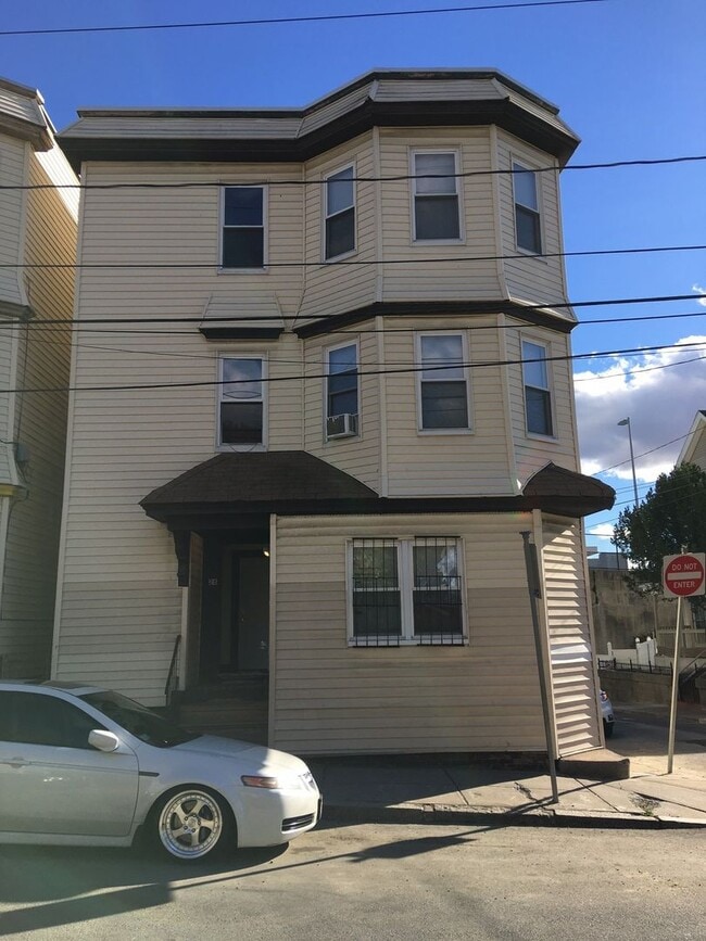 Building Photo - 28-28A Charles St