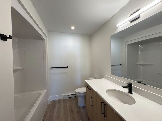 Building Photo - 1035 Melanson Rd