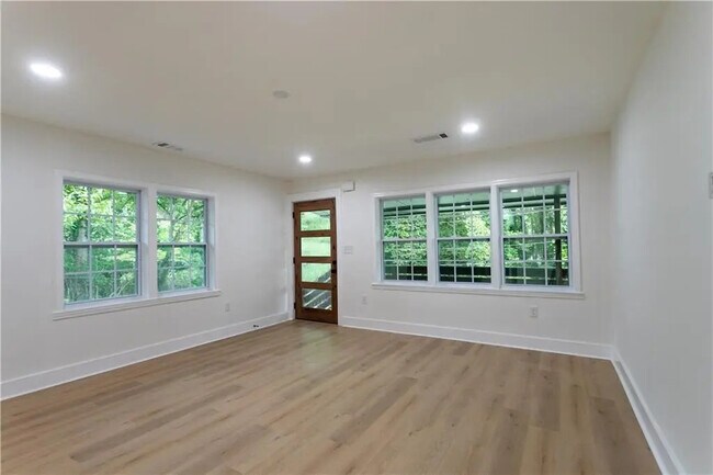 Foto del edificio - 167 Rockmart Dr SW