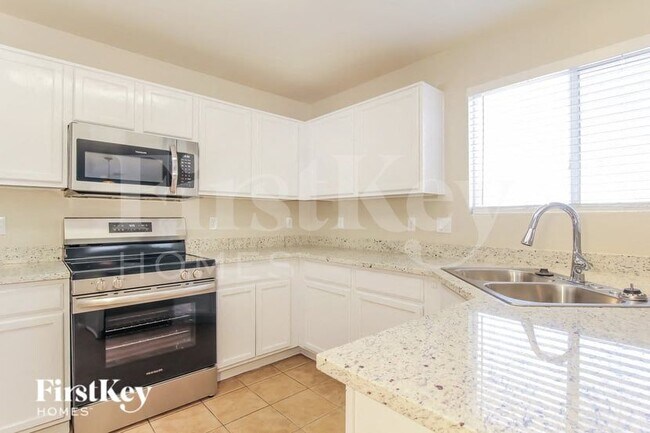 Building Photo - 850 S 223rd Ln