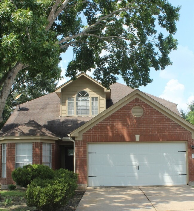 Building Photo - 1914 Wildwood Ridge Dr