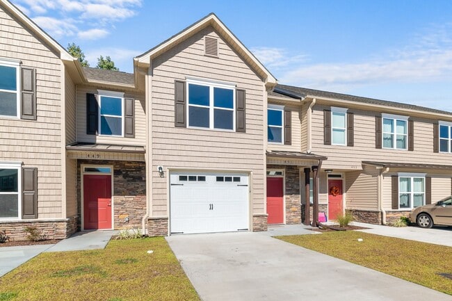 Building Photo - 2 Bed 2.5 Bath Townhome