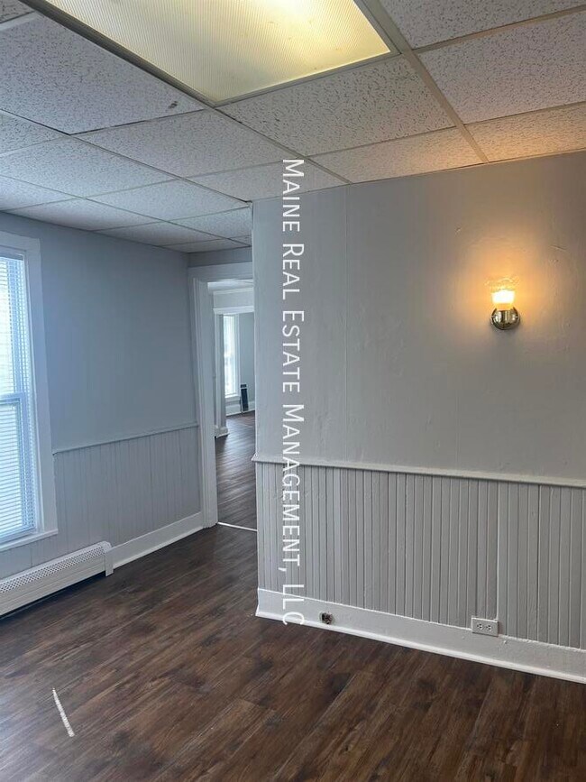 Building Photo - 116 4th St