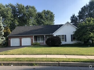 Building Photo - 1038 Boeshore Cir