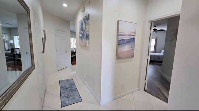 Foto del edificio - 8301 Mulligan Cir