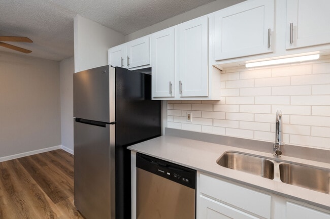 Building Photo - Kingsport Crossing Building Photo - Kingsport Crossing