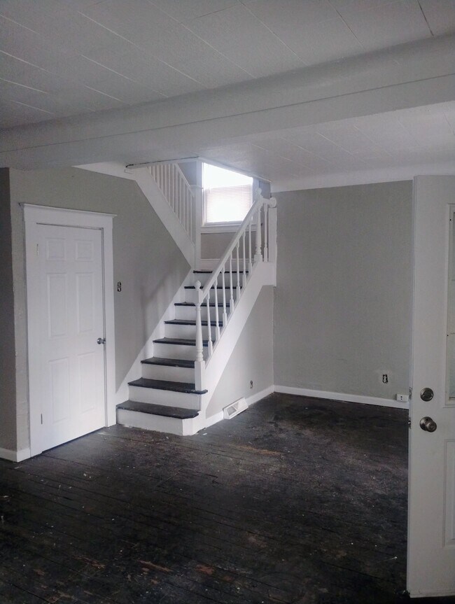 Building Photo - 1408 Roosevelt Ave