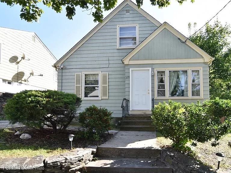 3 br, 1.5 bath House 200 Bracken St House Rental in Cranston, RI