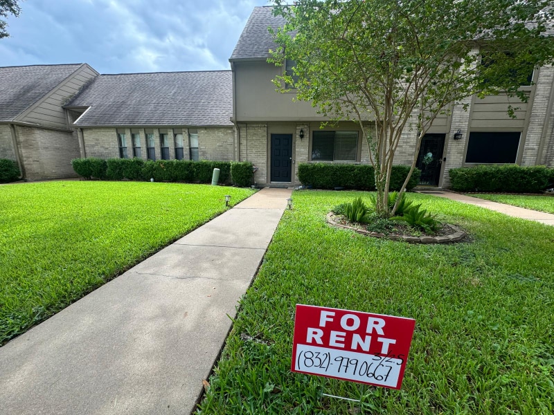 Foto principal - 6685 Kentwick Dr