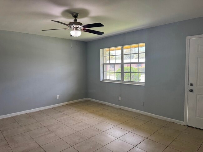 Foto del edificio - 1740 SW 70th Way