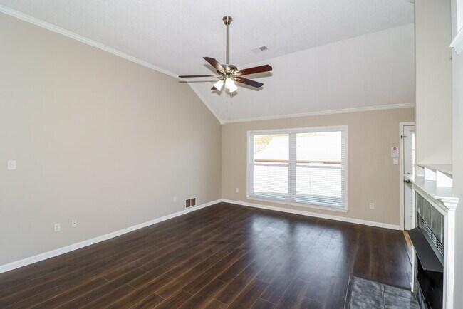 Foto del edificio - 7658 Shadow Hills Dr