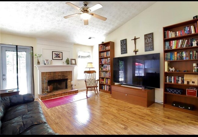 Building Photo - 4308 Sentinel Pl