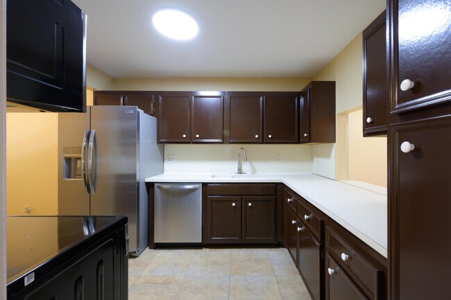 Foto del edificio - 5939 Forest Hill Blvd