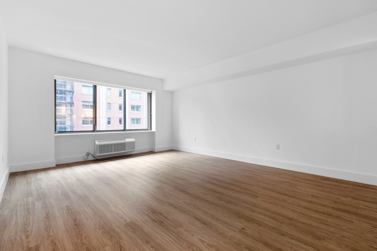 Foto principal - 148 W 24th St