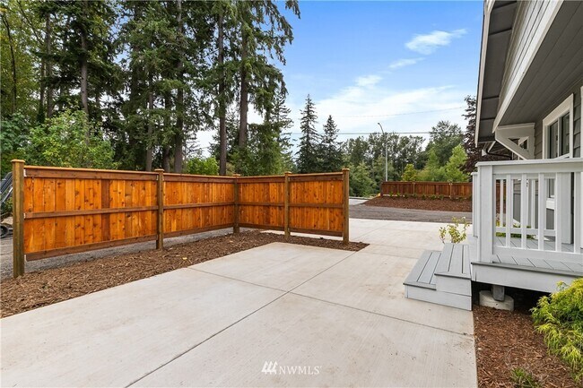 Foto del edificio - 1102 Yew St