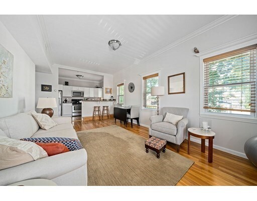 Primary Photo - 94 Walnut St