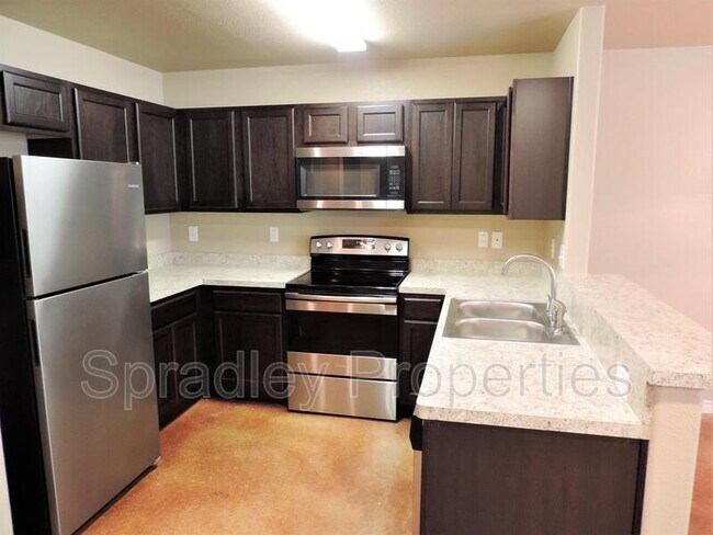 Building Photo - 1527 Chance Ct