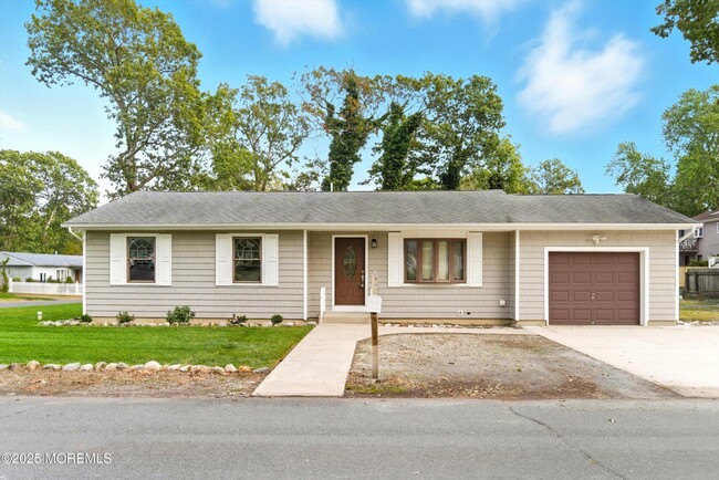 Building Photo - 501 Silverton Rd